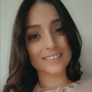 Meet your Posher, Andreia